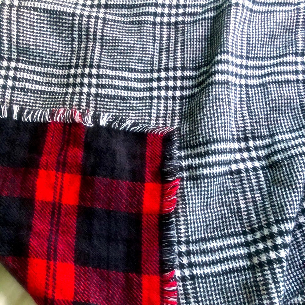 Apt. 9 Double-Sided Blanket Scarf